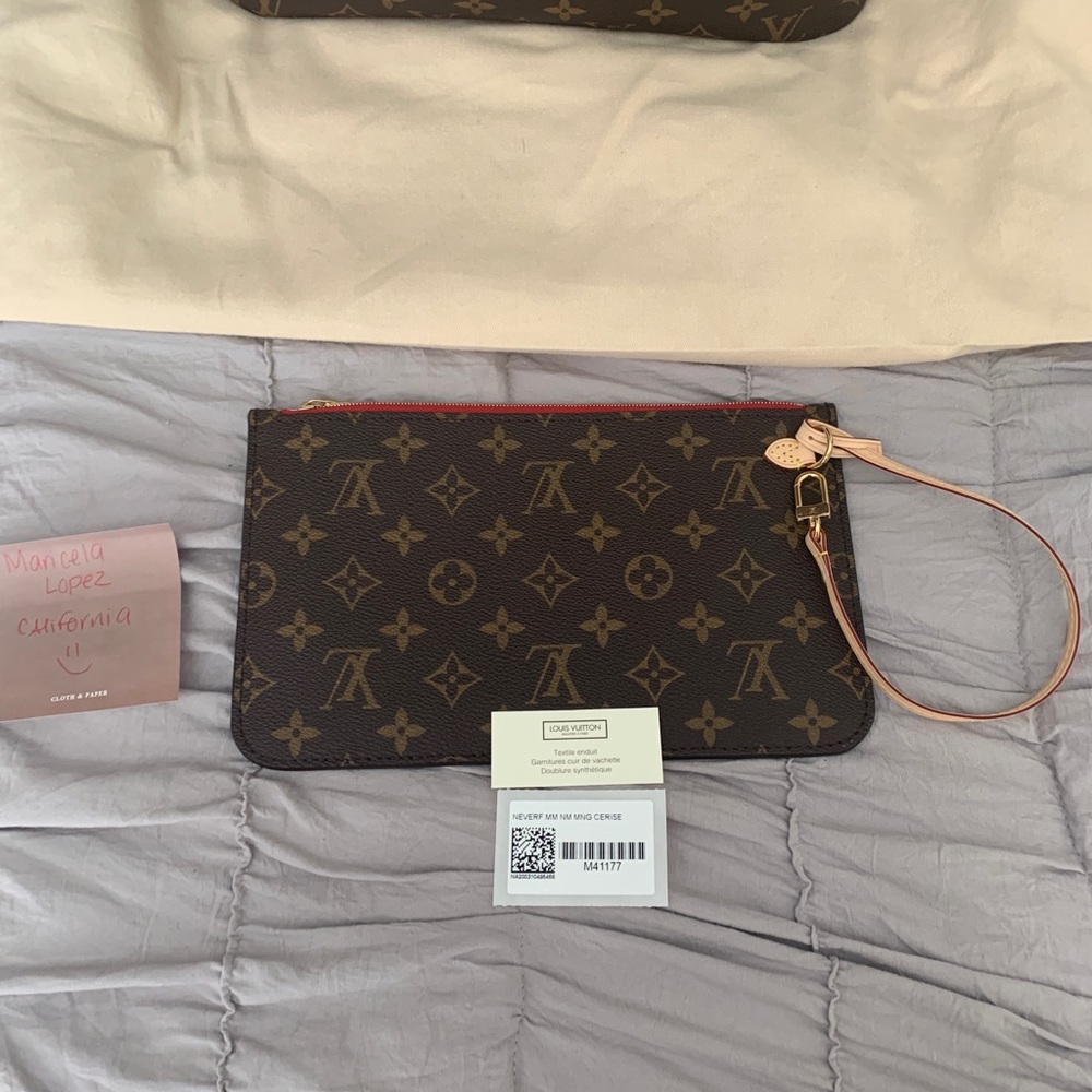 🛑🛑SOLD!!!!🛑🛑Neverfull MM/GM Pouch in
